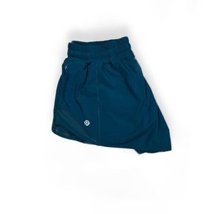 Lululemon Hotty Hot Short II 2.5"
